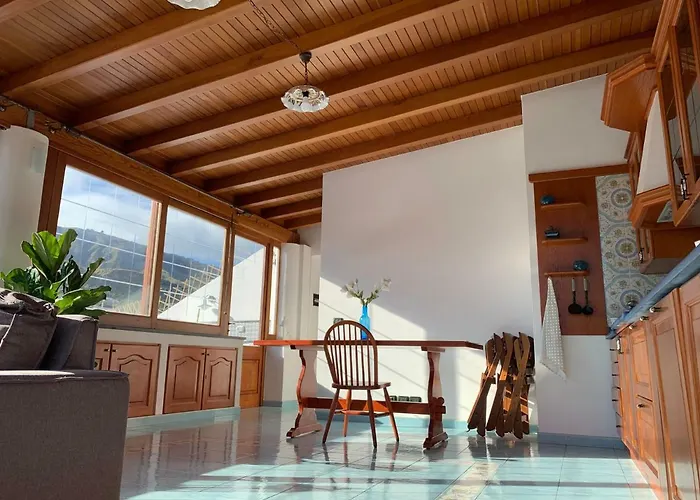 Casa Luna ليباري